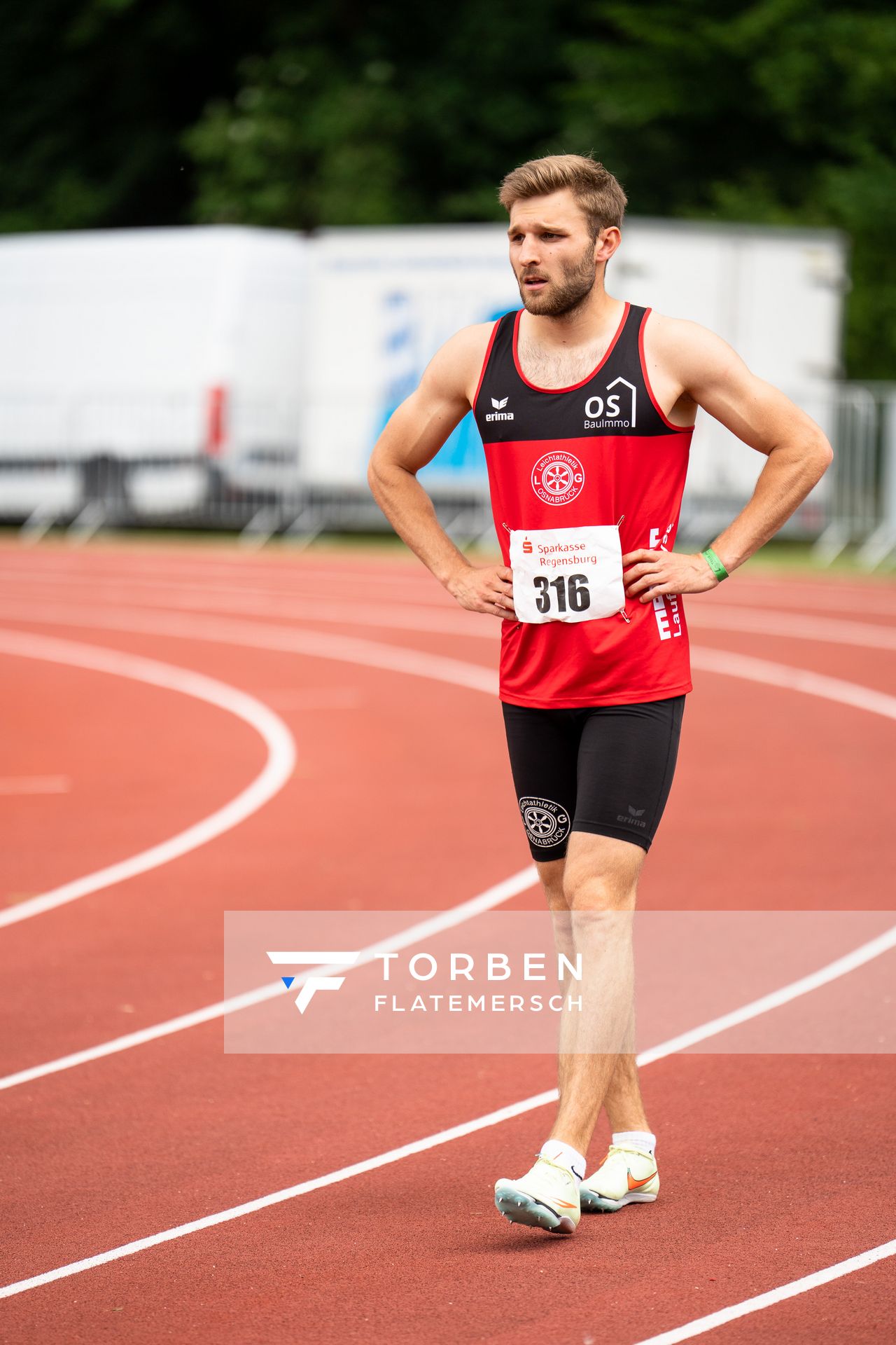 Fabian Dammermann (LG Osnabrueck) vor dem 400m Lauf am 04.06.2022 waehrend der Sparkassen Gala in Regensburg